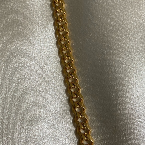 Classic Gold Link Chain Necklace - Picture 2 of 3